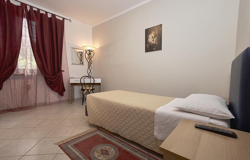 Hotel Il Melograno Foligno Exterior foto